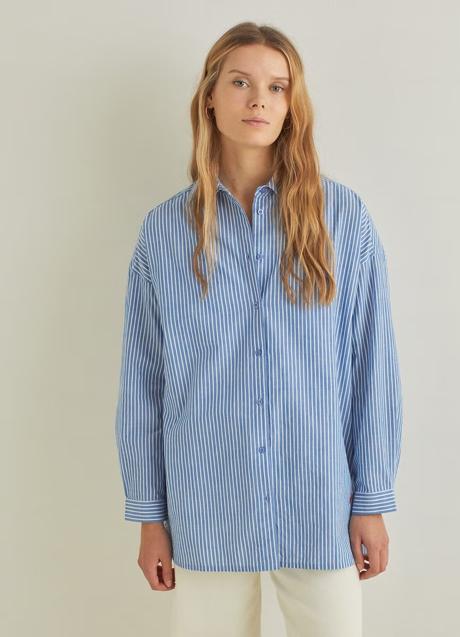 Camisa azul de rayas de Yerse, 78,99 euros.