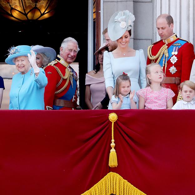 Así va a ser el primer Trooping the Colour de Carlos III como rey: cambios importantes, ausencias notables y el recuerdo de Isabel II