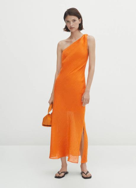 Vestido naranja asimétrico, 79,95 euros.