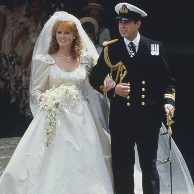 Sarah Ferguson y el príncipe Andrés, el día de su boda. 