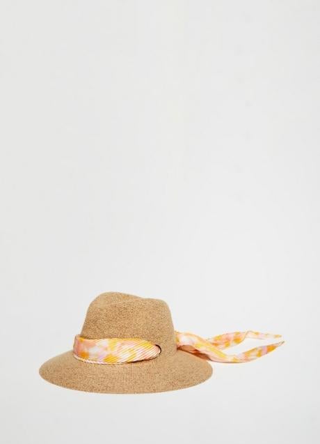 Sombrero con pañuelo de Sfera (13,99 euros)