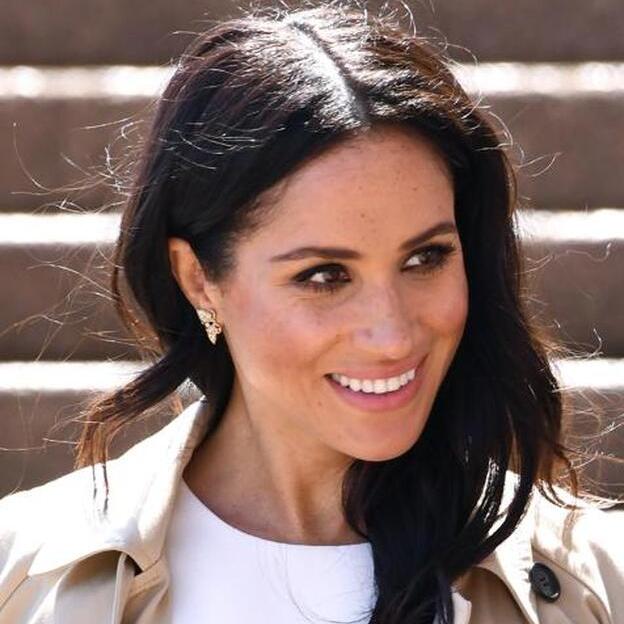 Meghan Markle tiene todos los secretos de estilo para renovar por completo tus looks de verano.