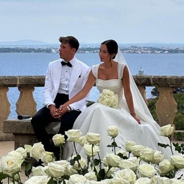 El inspirador vestido de novia estilo tradicional de Paddy Noarbe en su boda con Marcos Llorente, al detalle