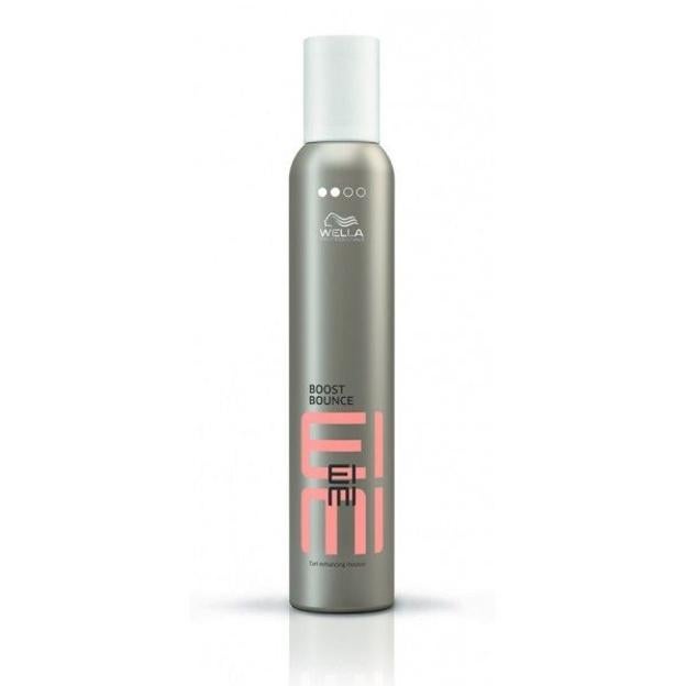 Boost Bounce Espuma potenciadora de rizos Nutricurls de Wella.