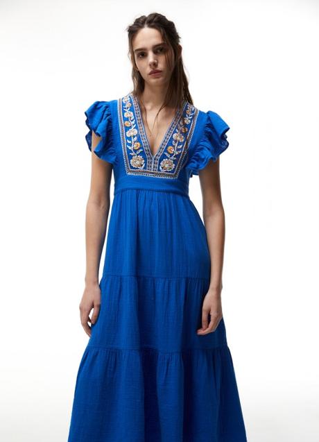 Vestido con bordados de Sfera (35,99 euros)