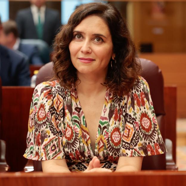 Isabel Díaz Ayuso reaparece tras perder el bebé: el significado de su look en la Asamblea de Madrid