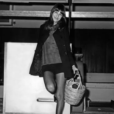 Jane Birkin y la historia del bolso de Hermês que lleva su nombre - Foto 1