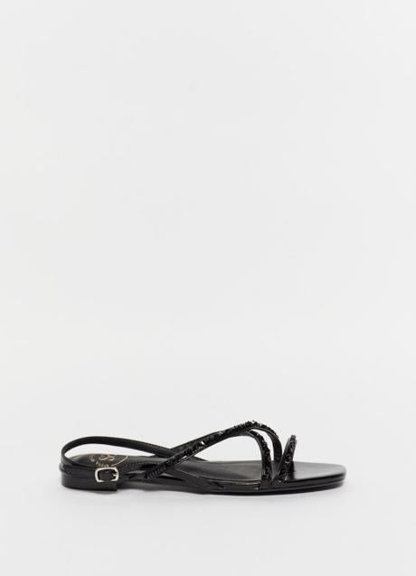 Sandalias negras de Sfera (21,99 euros)