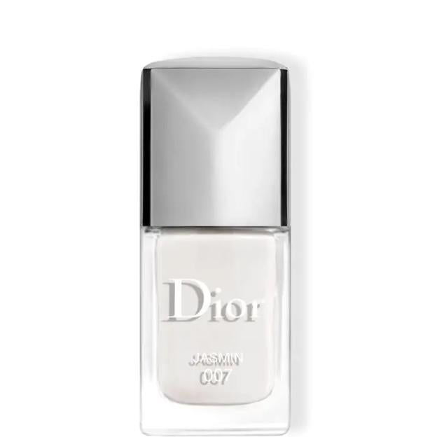 Esmalte de uñas en color blanco de Dior.