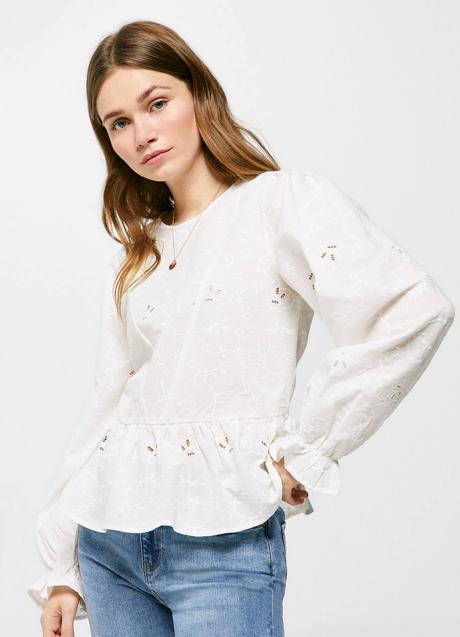 Blusa blanca romántica