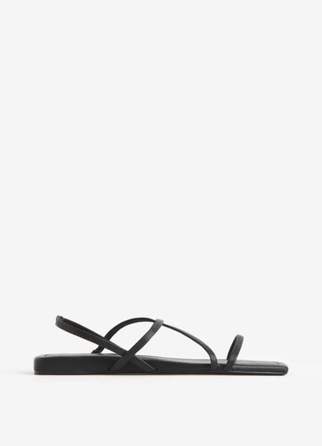 Sandalias negras de H&M (19,99 euros)