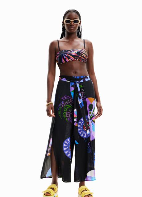 Pantalón aberturas M. Christian Lacroix de Desigual, 29,98 euros.