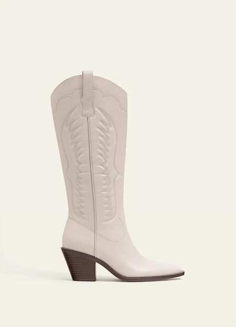 Botas estilo cowboy de Stradivarius (55,90 euros)