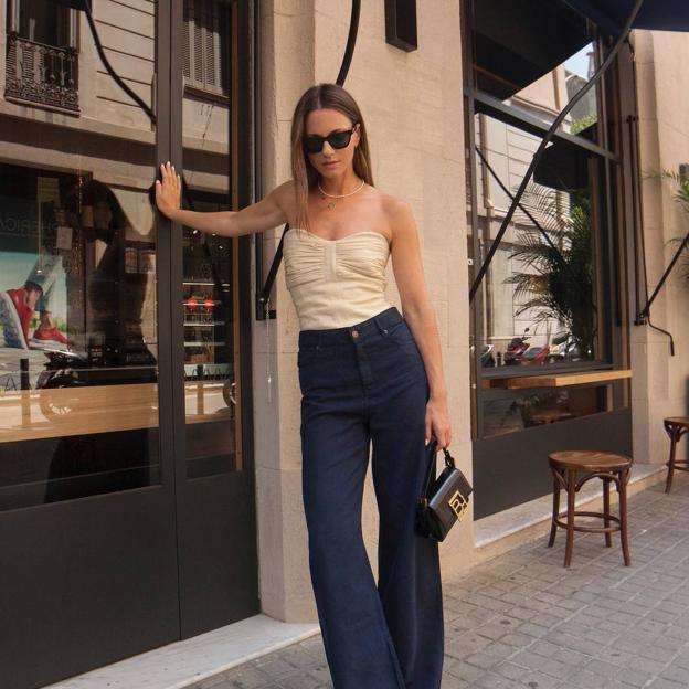 Las camisetas y tops más elegantes de H&M para verte espectacular con vaqueros