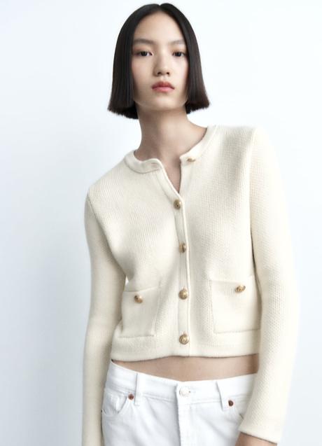 Chaqueta blanca de Zara (29,99 euros)