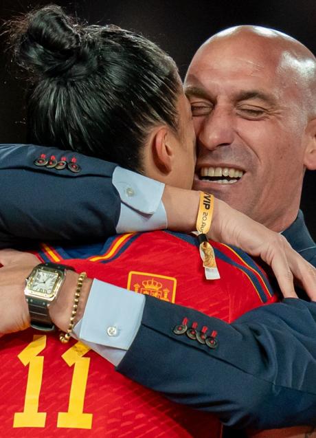 La futbolista Jennifer Hermoso y Luis Rubiales, durante la final del mundial femenino. (GTRES)
