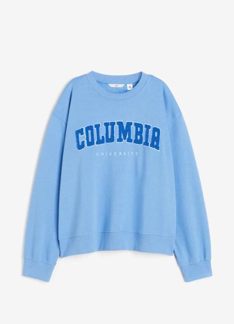 Sudadera Columbia en azul de H&M. Foto: H&M