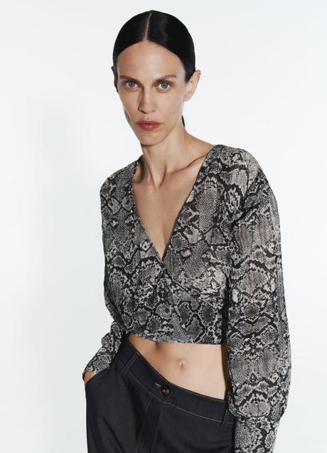 Cuerpo con estampado animal con bordados de Zara (27,90 euros)