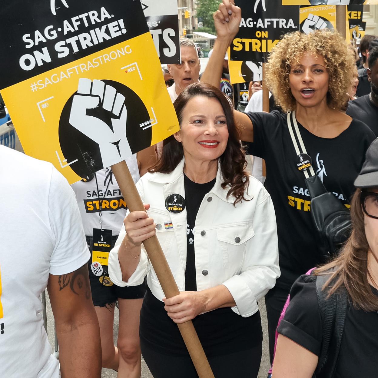 Fran Drescher, presidenta del Sindicato de Actores, durante las protestas. /getty