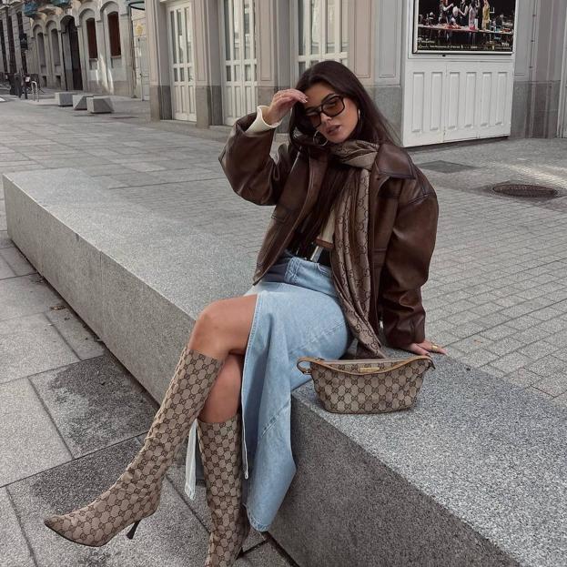 Los bolsos monogram más elegantes que arrasan en el street style este otoño