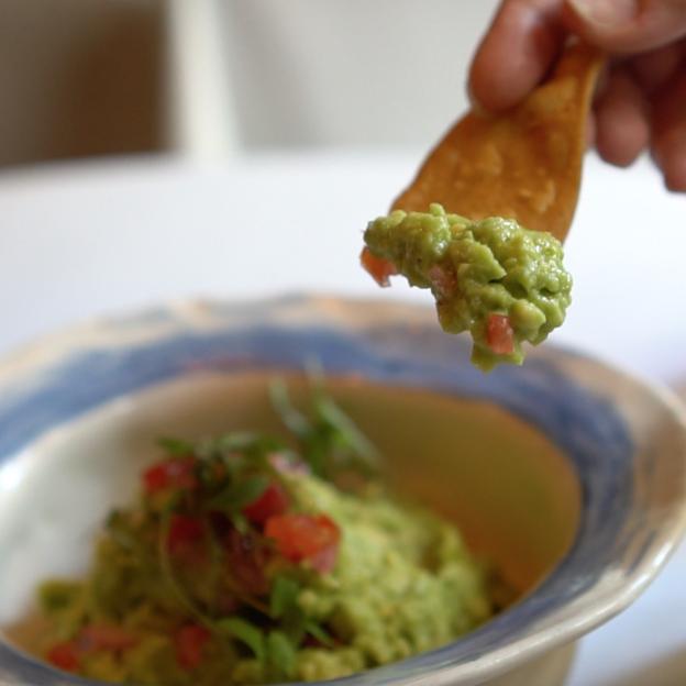 El sabroso guacamole del restaurante La Única, acompañado de sus totopos caseros.