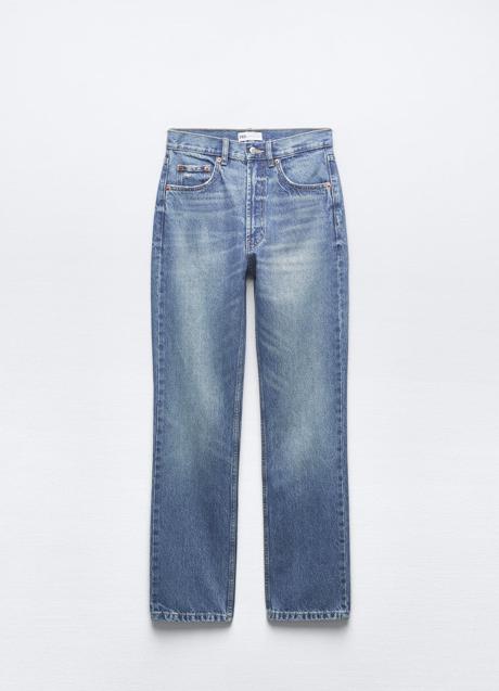 Jeans rectos de Zara (25,99 euros)