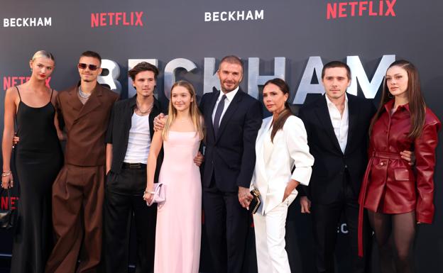 La familia Beckham al completo en el estreno de su documental en Londres. / 