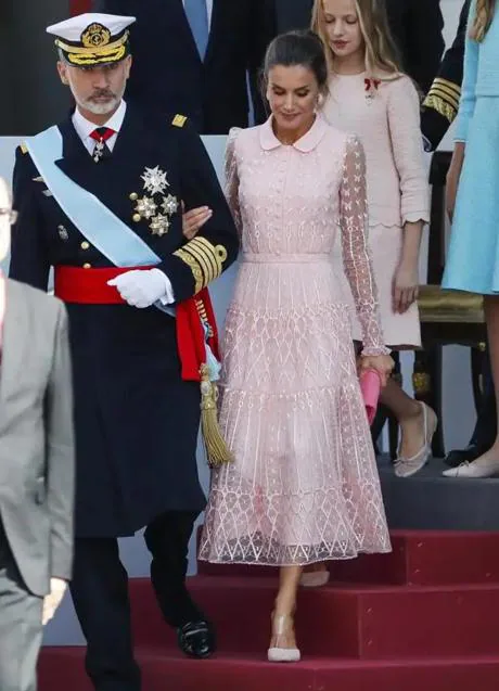El look de la reina Letizia en el Día de la Hispanidad 2019/GTRES