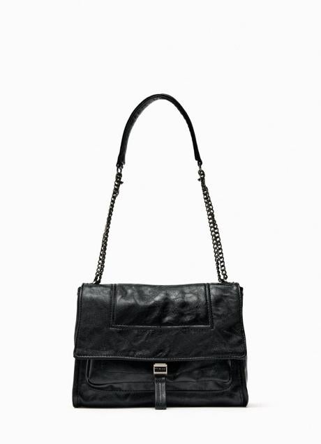 Bolso negro de Zara (29,99 euros)