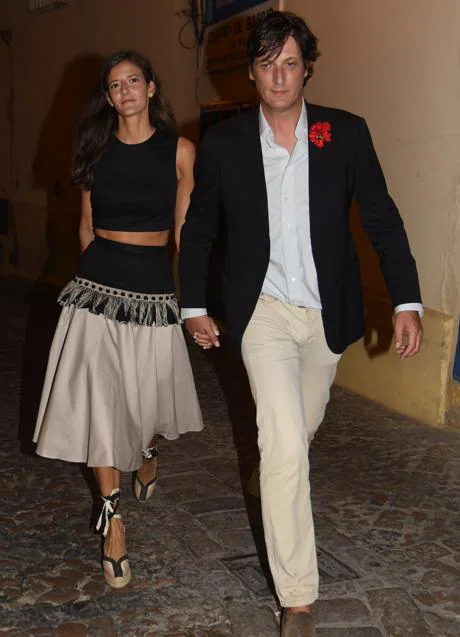 Luis Medina junto a su nueva novia, Clara Carauna. / GTRES