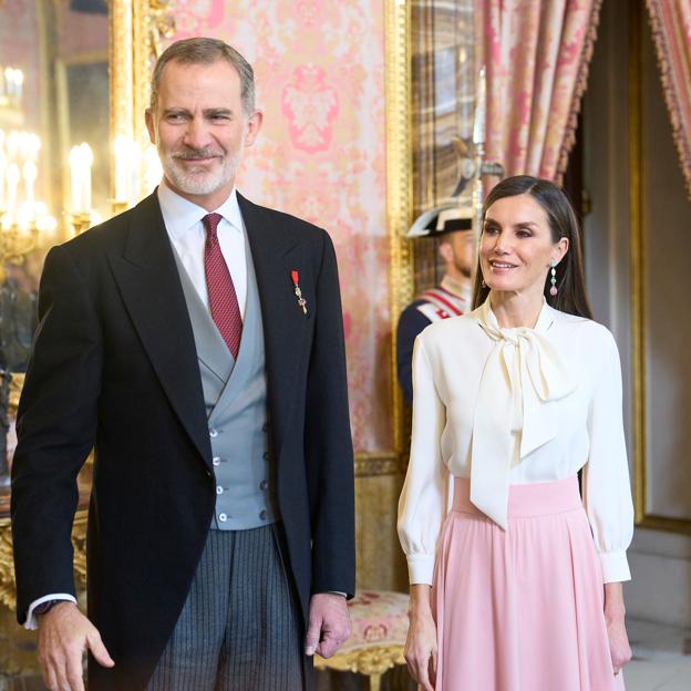 Los reyes Felipe VI y Letizia, en el Palacio Real. 