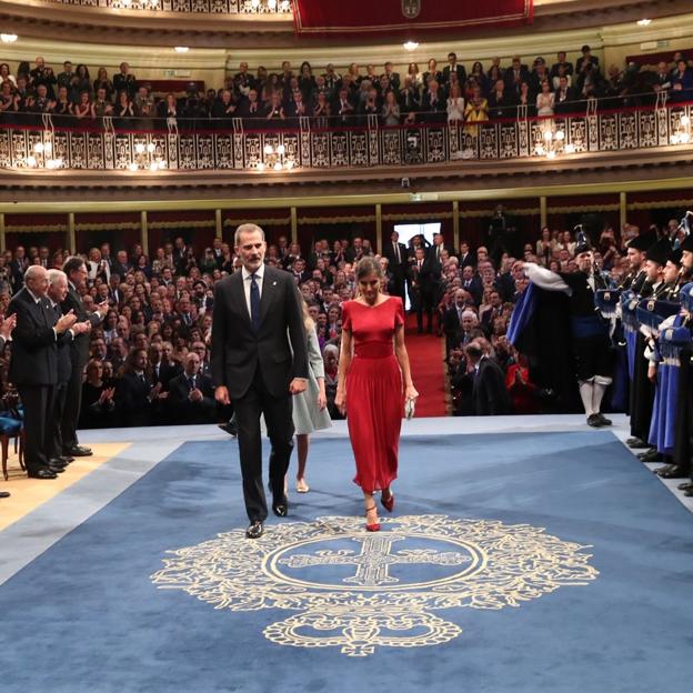 Los secretos que esconde el Teatro Campoamor, escenario de los Premios Princesa de Asturias: un cementerio, un incendio y una alfombra roja royal