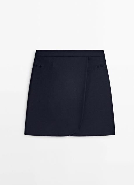 Mini falda azul marino de Massimo Dutti (59,95 euros)