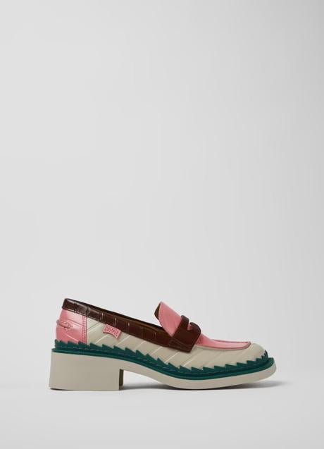 Mocasines de colores de Camper, 175 euros.