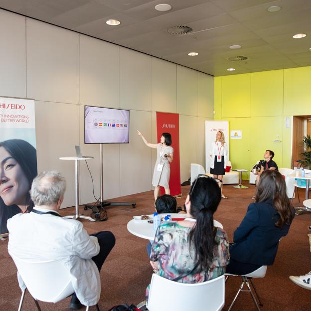 Ponencia de Tomoko Sekine, Executive Research Scientist at Shiseido