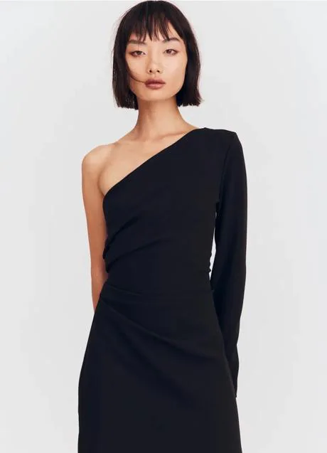 Vestido negro de H&M (25,99 euros)