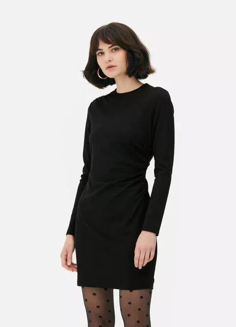 Vestido negro de Primark (16 euros)