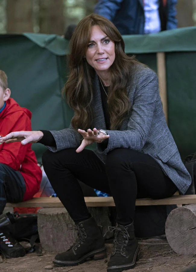Las botas cómodas e informales de Kate Middleton. Foto: gtres