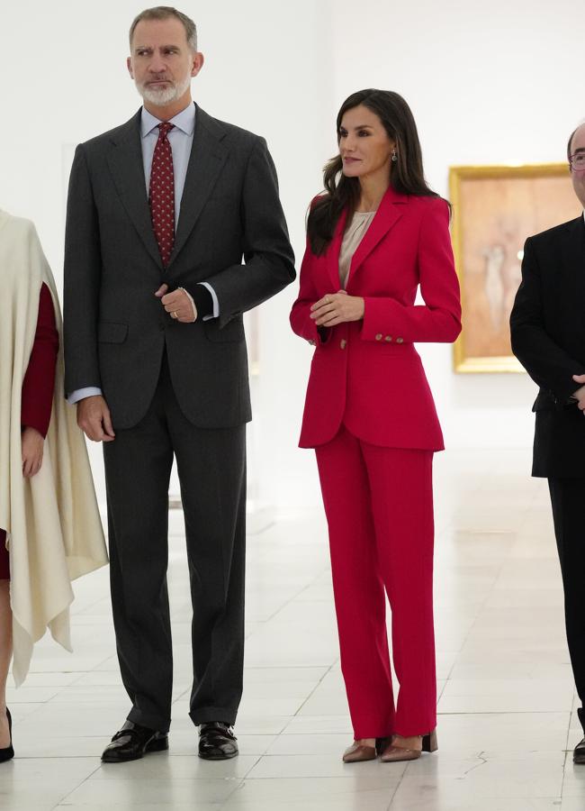 El rey Felipe VI y la reina Letizia inauguran la exposición de Picasso.