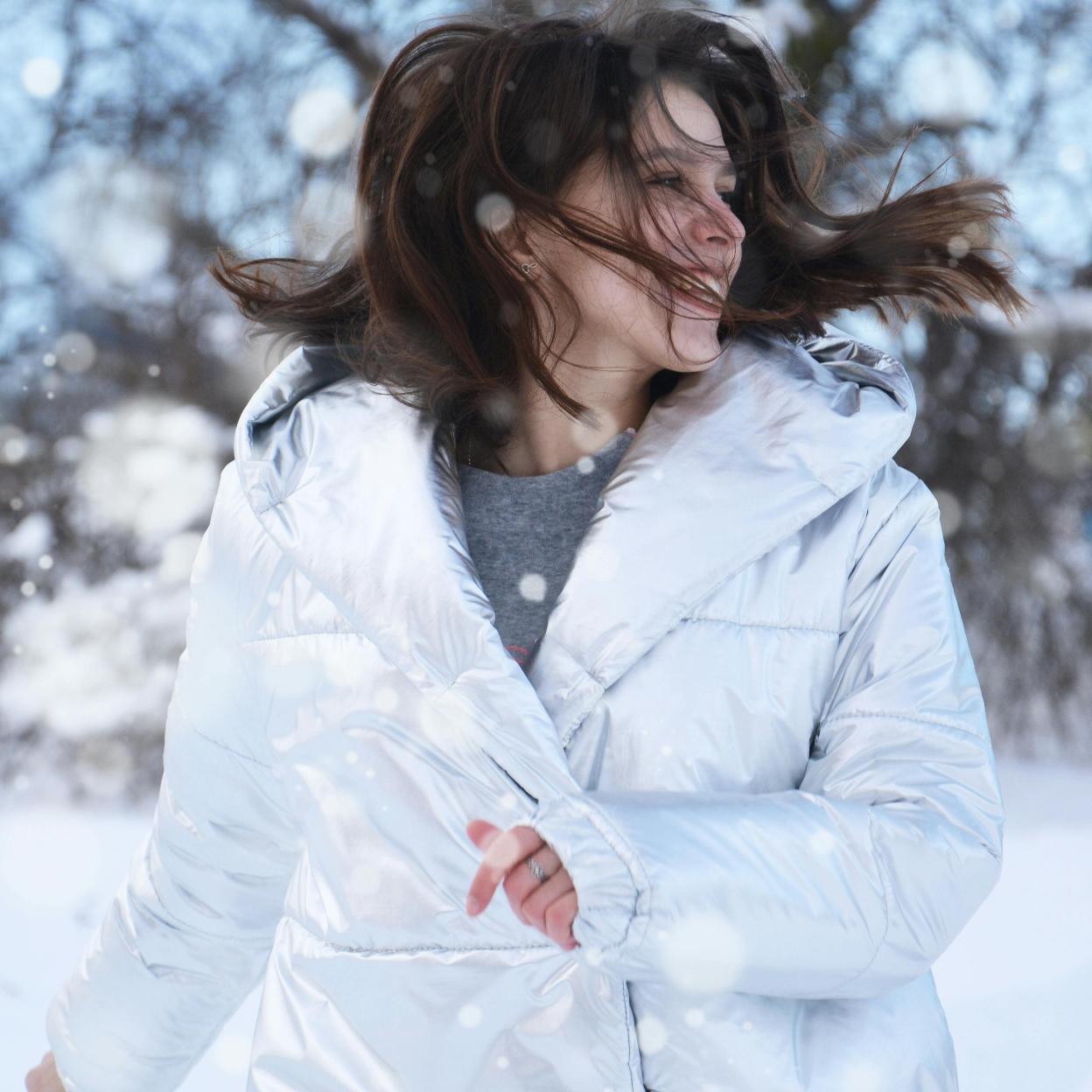 Mujer haciendo deporte en invierno./UNPLASH