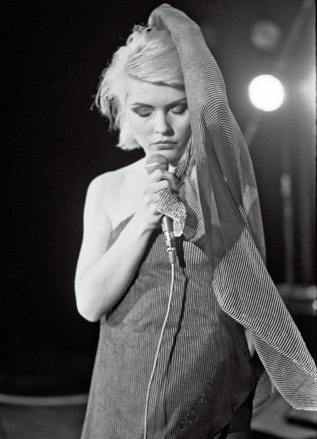 Debbie Harry se inventó el personaje de Blondie como una versión oscura y siniestra de Marilyn Monroe. (FOTO: D.R.)