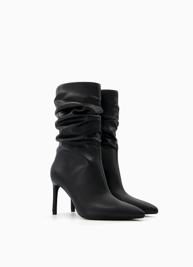 Botines tacón slouchy de Bershka, 39,99 euros.