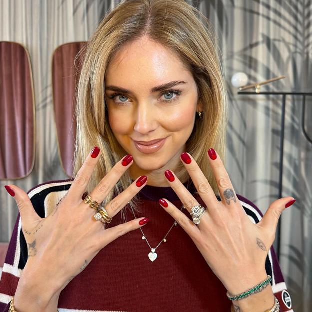 Moon manicure, así es la nueva tendencia de uñas que probarán las adictas al clásico rojo