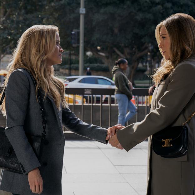 Reese Witherspoon y Jennifer Aniston en una imagen de la última temporada de The Morning Show.