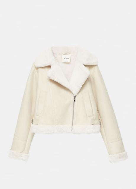 Cazadora doble faz de Pull & Bear (45,99 euros)