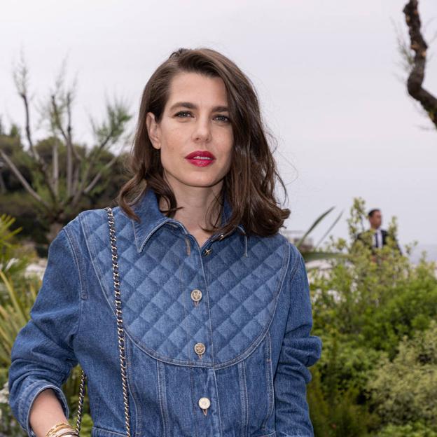 Carlota Casiraghi con peinado favorecedor