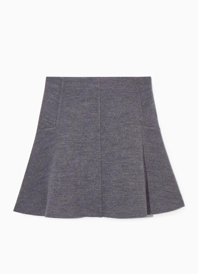 Falda gris de COS, 50 euros.