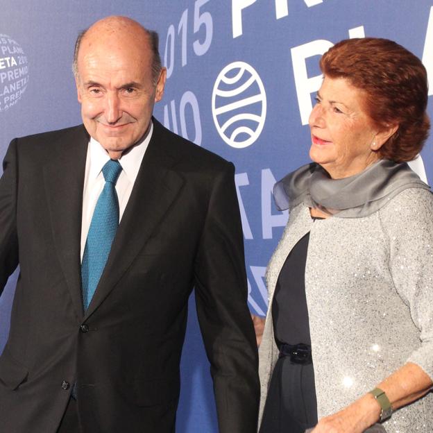 Miquel Roca y su pareja, Ana María Sagarra, en el Premio Planeta.