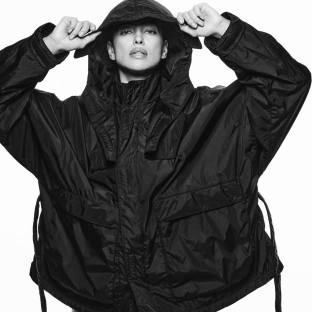 Irina Shayk con parka de Zara.