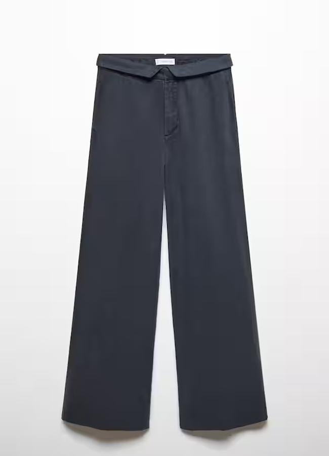 Pantalón vaquero gris de Mango, 29,99 euros.